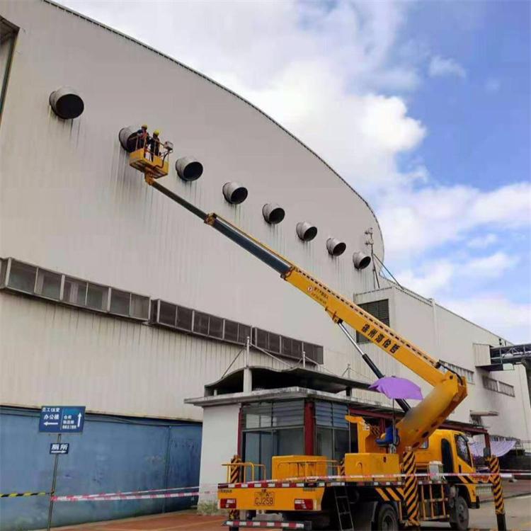 松山湖管委会高空作业车出租服务：专业广告牌安装解决方案