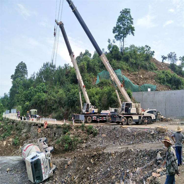 松山湖管委会汽车掉沟里叫吊车救援要多少钱