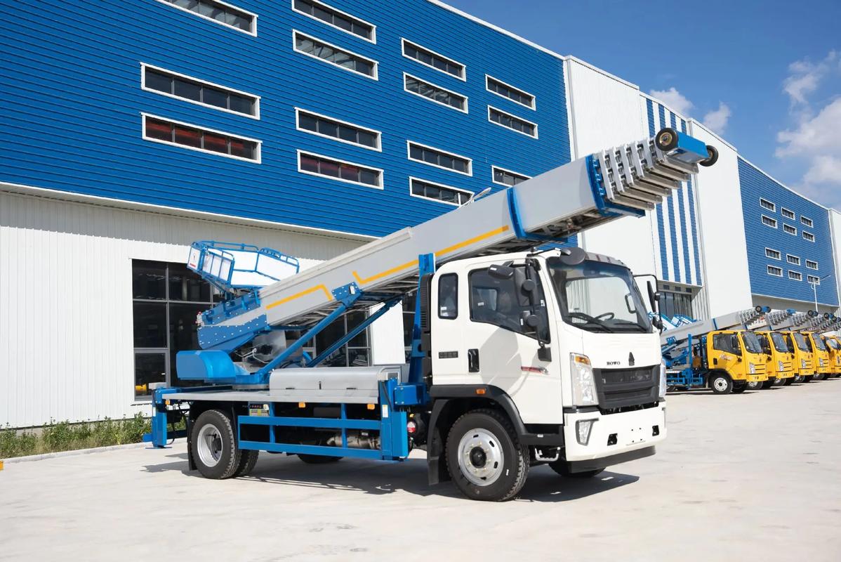 松山湖管委会出租云梯车高空作业车 建筑垃圾搬运